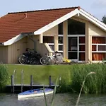 4 Personen Mit Privatem Bootsteg, Direkter Seelage, Kanu Und Sauna In