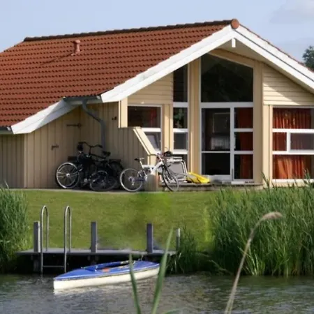 4 Personen Mit Privatem Bootsteg, Direkter Seelage, Kanu Und Sauna In