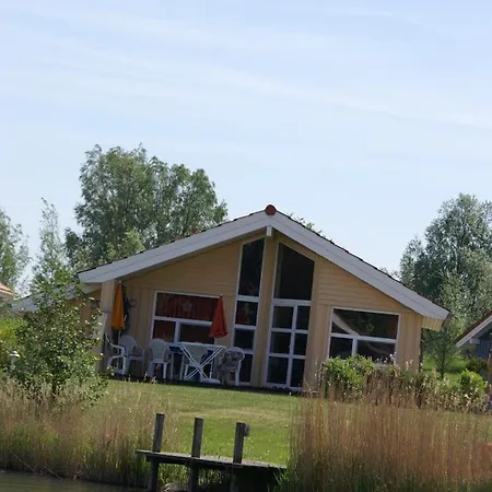 4 Personen Mit Privatem Bootsteg, Direkter Seelage, Kanu Und Sauna In