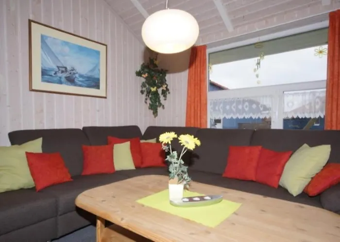 4 Personen Mit Privatem Bootsteg, Direkter Seelage, Kanu Und Sauna In Hébergement de vacances *